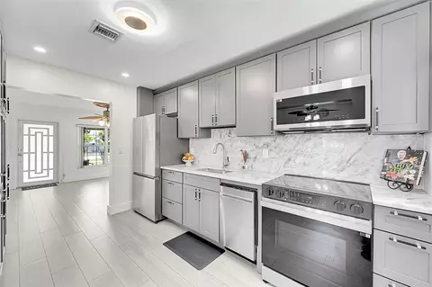 230 NW 52nd Ct, Fort Lauderdale, FL 33309