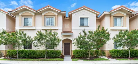 8888 N N Isle, Tamarac, FL 33321
