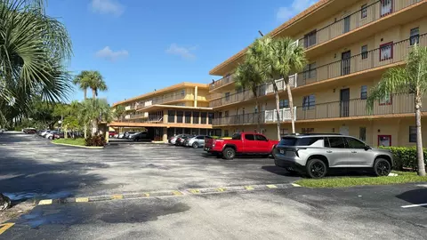 9273 SW 8th St #216, Boca Raton, FL 33428