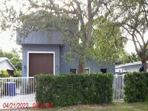810 SW 10th Ter, Fort Lauderdale, FL 33315