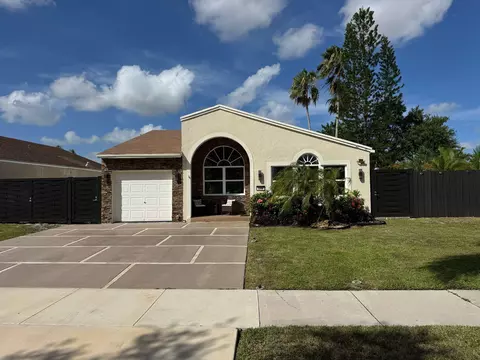 5866 SW 99th Ln, Cooper City, FL 33328
