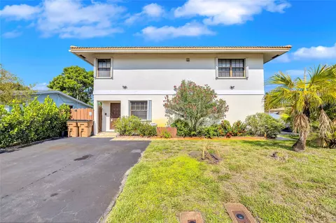 711 SE 3rd, Deerfield Beach, FL 33441