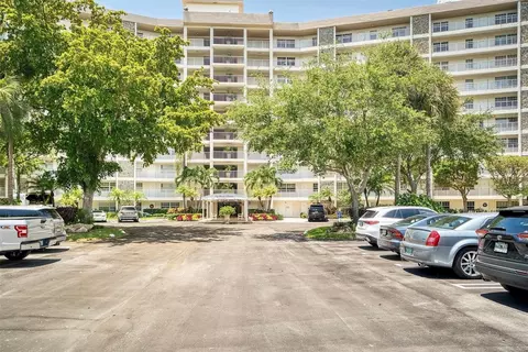 3507 Oaks #704, Pompano Beach, FL 33069