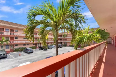 18707 NE 14th #638, Miami, FL 33179