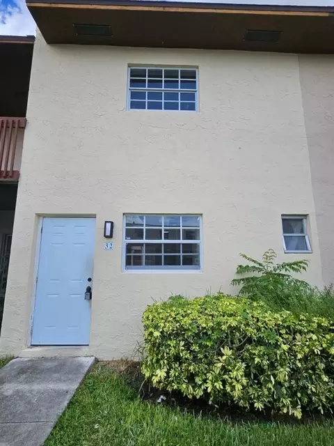6605 Winfield #32, Margate, FL 33063