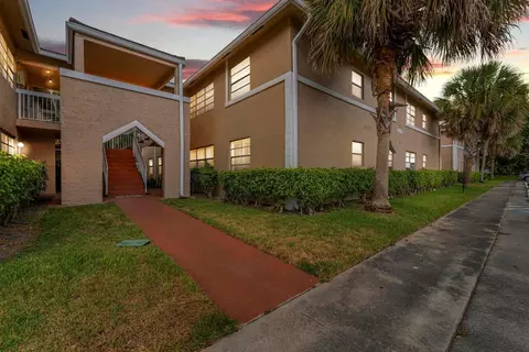 1018 Twin Lks #21-A, Coral Springs, FL 33071
