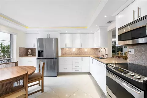 908 NE 27th #908, Hallandale Beach, FL 33009