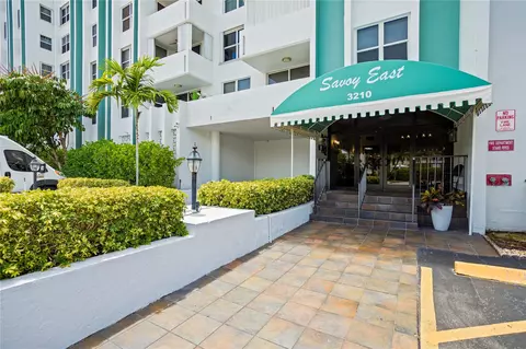 3210 SE 10th St #9F, Pompano Beach, FL 33062