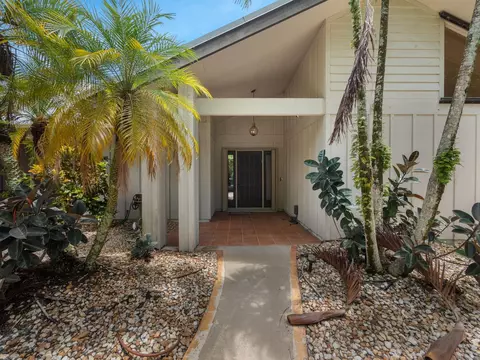 2111 Racquet Clb, Palm City, FL 34990