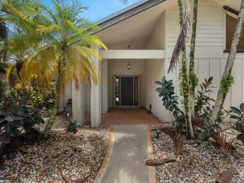 2111 Racquet, Palm City, FL 34990