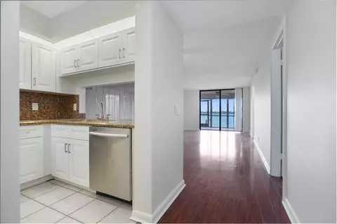 109 Lake Emerald Dr #110, Oakland Park, FL 33309