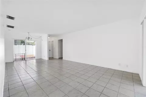 9185 SW 5th #A, Boca Raton, FL 33428