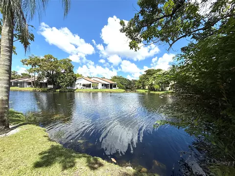 712 SW 88th Ter #712, Plantation, FL 33324