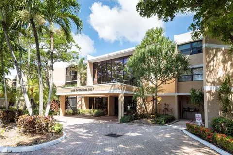 16325 Golf Clb #210, Weston, FL 33326