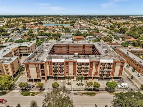 1075 W 68th #203, Hialeah, FL 33014