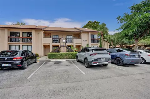 2233 SW 15th St #220, Deerfield Beach, FL 33442