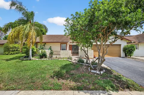 8611 NW 47th St, Lauderhill, FL 33351