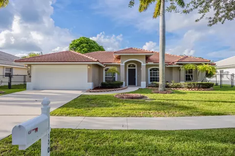 130 Pepper Tree Cres, Royal Palm Beach, FL 33411