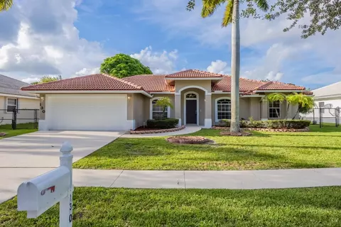 130 Pepper Tree, Royal Palm Beach, FL 33411