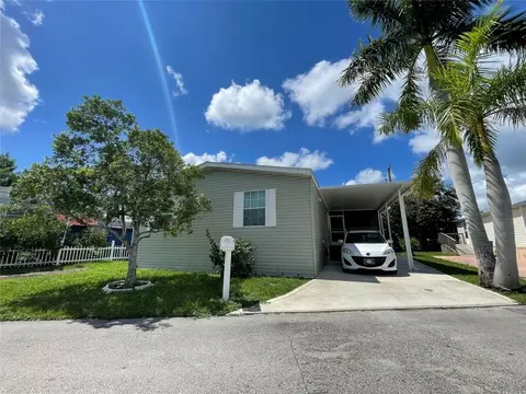 8516 SW 16th, Davie, FL 33324