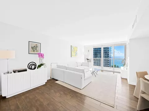 2200 NE 33rd Ave #15J, Fort Lauderdale, FL 33305