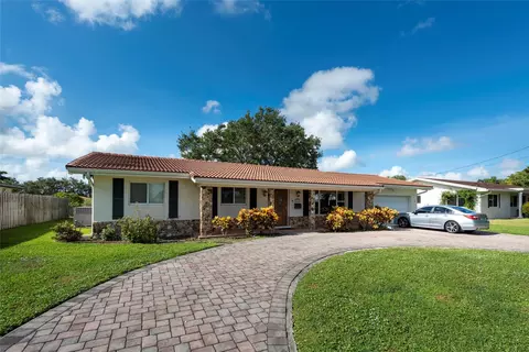 7200 NW 10th Ct, Plantation, FL 33313