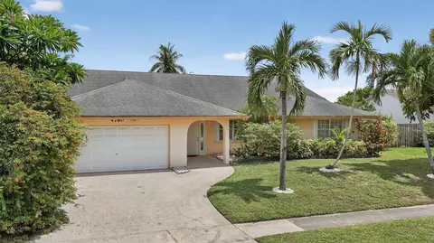 4760 NW 73rd Ave, Lauderhill, FL 33319