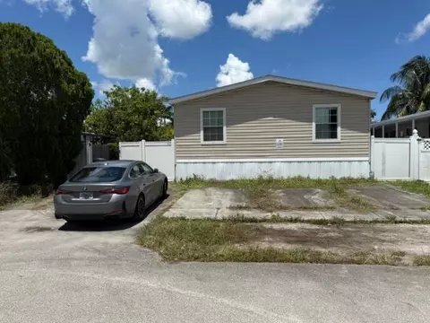 10139 Marlin Dr, Boca Raton, FL 33428