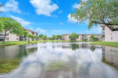 4930 E Sabal Palm Blvd #414, Tamarac, FL 33319