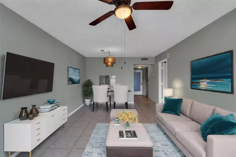 7807 Golf Cir #307, Margate, FL 33063