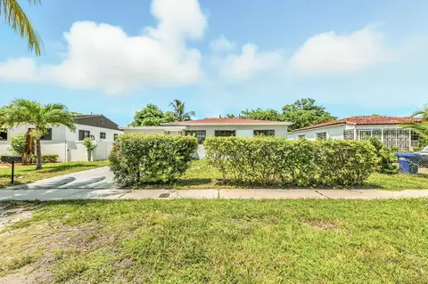 1985 NE 177th St, North Miami Beach, FL 33162