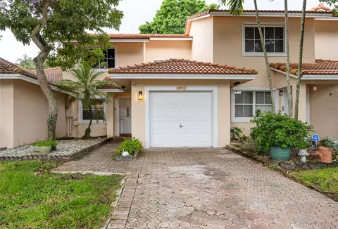 8402 NW 40th Ct, Sunrise, FL 33351