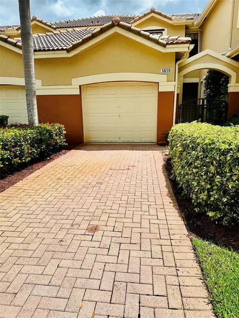 3878 Tree Top Dr, Weston, FL 33332