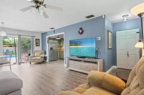 7160 Venetian St, Miramar, FL 33023