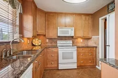 2141 NE 68 #106, Fort Lauderdale, FL 33308