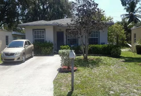 720 NW 15th Ter, Fort Lauderdale, FL 33311