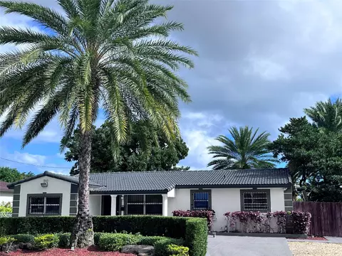 10549 NW 56th Pl, Coral Springs, FL 33076
