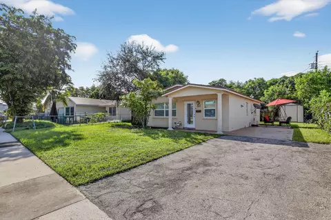 560 NW 21st Ct, Pompano Beach, FL 33060