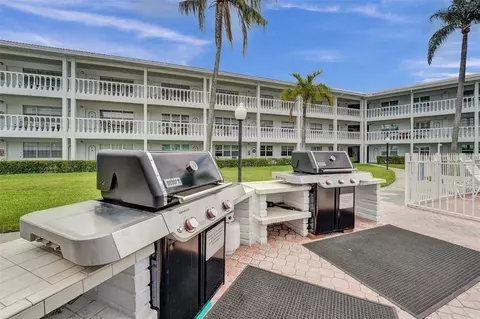 5203 NE 24 #B204, Fort Lauderdale, FL 33308