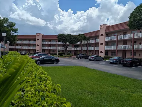 9561 Sunrise Lks #109, Sunrise, FL 33322