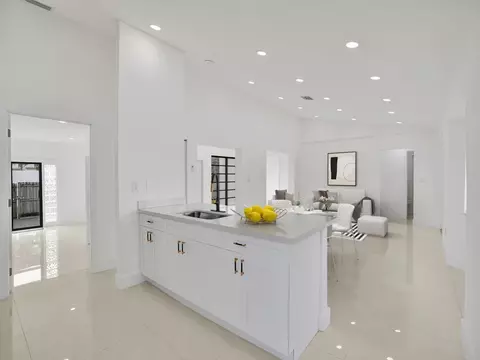 200 SE 7th, Dania Beach, FL 33004