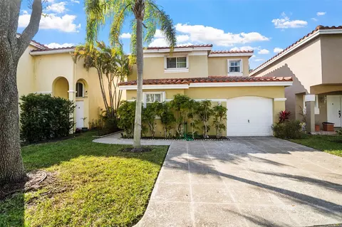 1762 E Trafalgar Cir, Hollywood, FL 33020