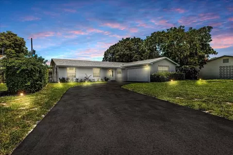 1204 Wynnewood, West Palm Beach, FL 33417