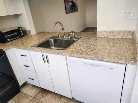 2793 NW 104th #305, Sunrise, FL 33322