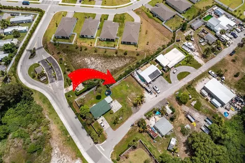 5754 SE Green Ln, Stuart, FL 34997