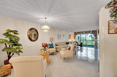 2541 N Nob Hill Rd #206, Sunrise, FL 33322