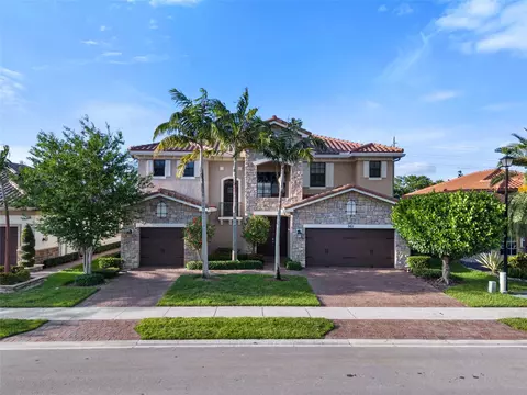 9811 Lakeview Ln, Parkland, FL 33076