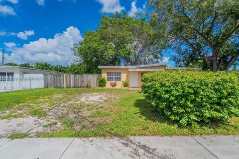 5731 SW 40th, West Park, FL 33023
