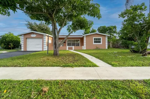 4655 NW 41st Pl, Lauderdale Lakes, FL 33319