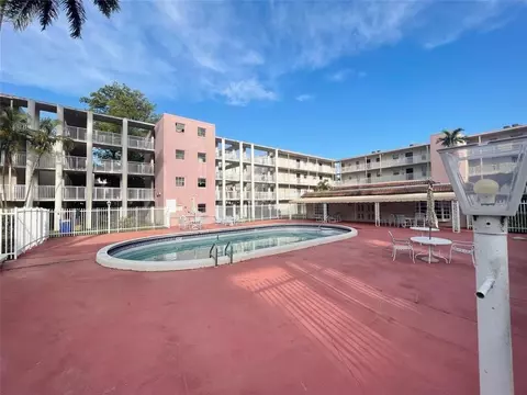 2800 NW 56th Ave #E302, Lauderhill, FL 33313
